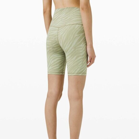 Lululemon Align Short Nulu 8" Le Tigre Camo Green Fern Multi Size 4 - Picture 4 of 8